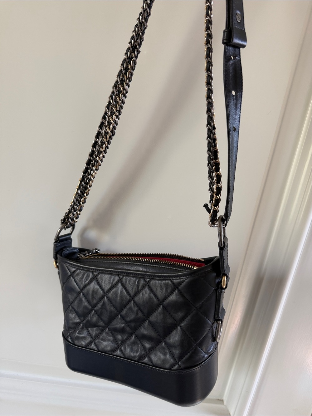 Quilted Black Crossbody Bag with Chain Strap